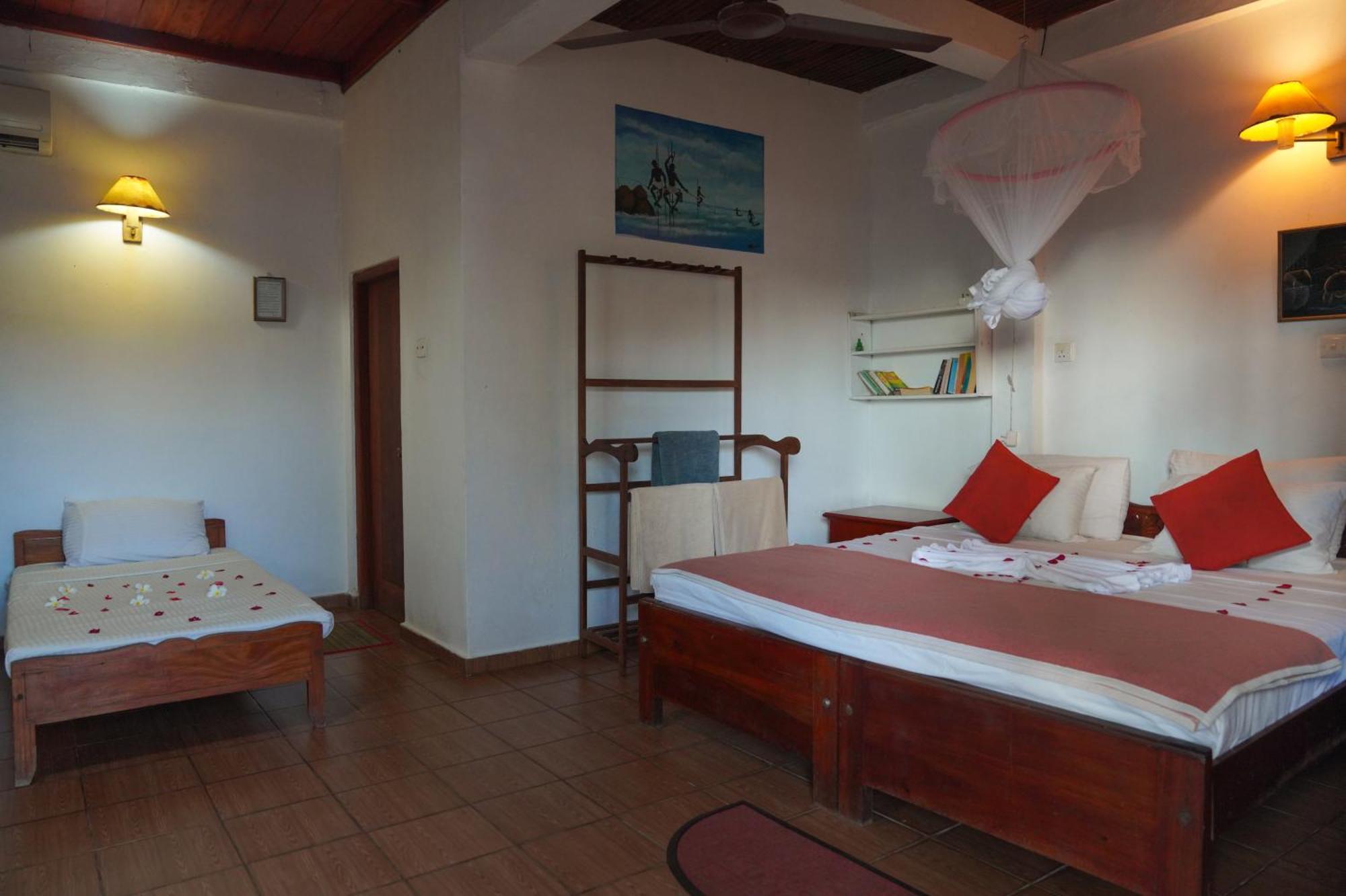 Shanthi Beach Resort Unawatuna Εξωτερικό φωτογραφία